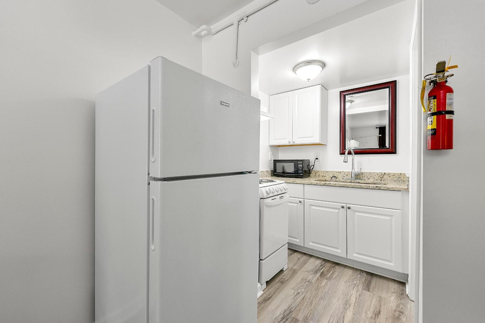 Budgetel Inn And Suites Lodge West Экстерьер фото
