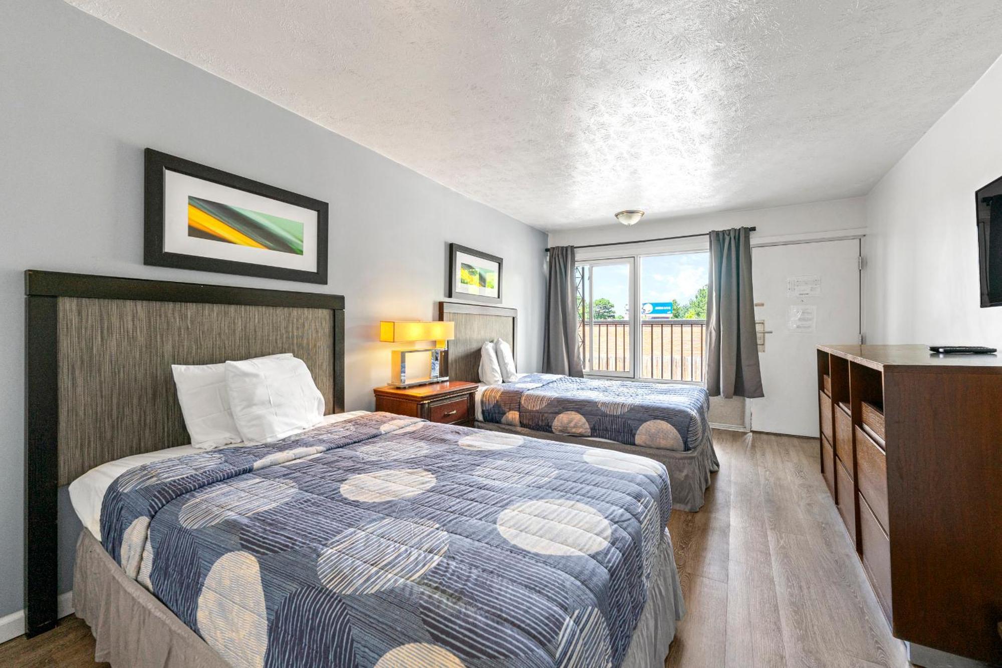 Budgetel Inn And Suites Lodge West Экстерьер фото