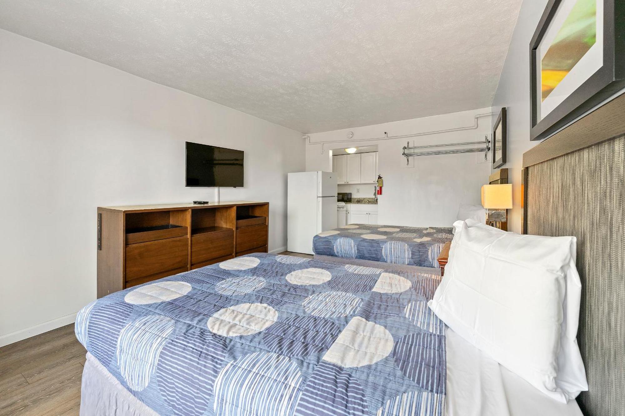 Budgetel Inn And Suites Lodge West Экстерьер фото