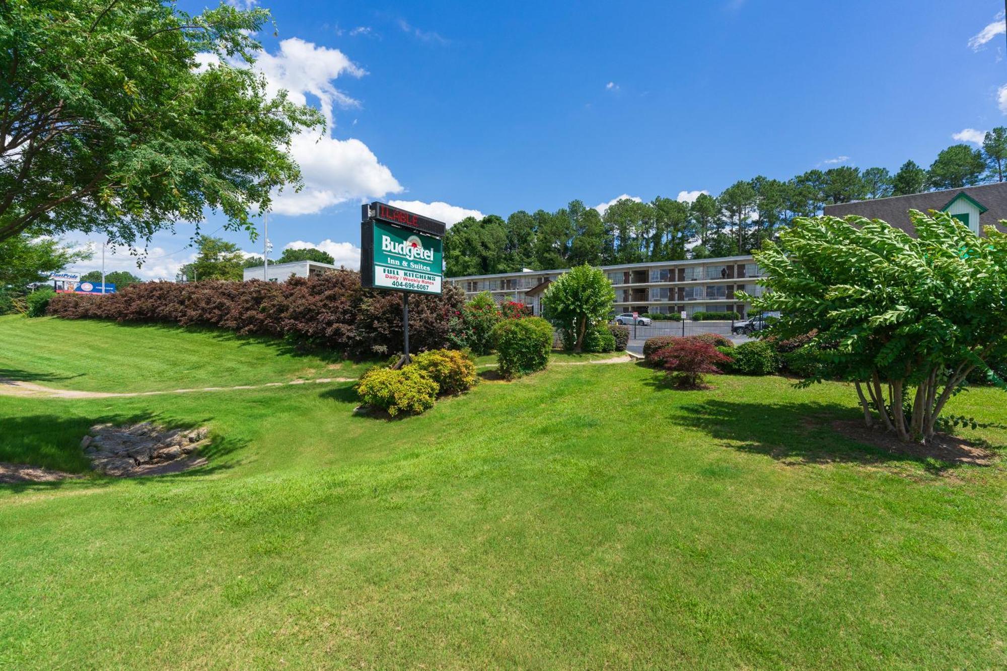 Budgetel Inn And Suites Lodge West Экстерьер фото
