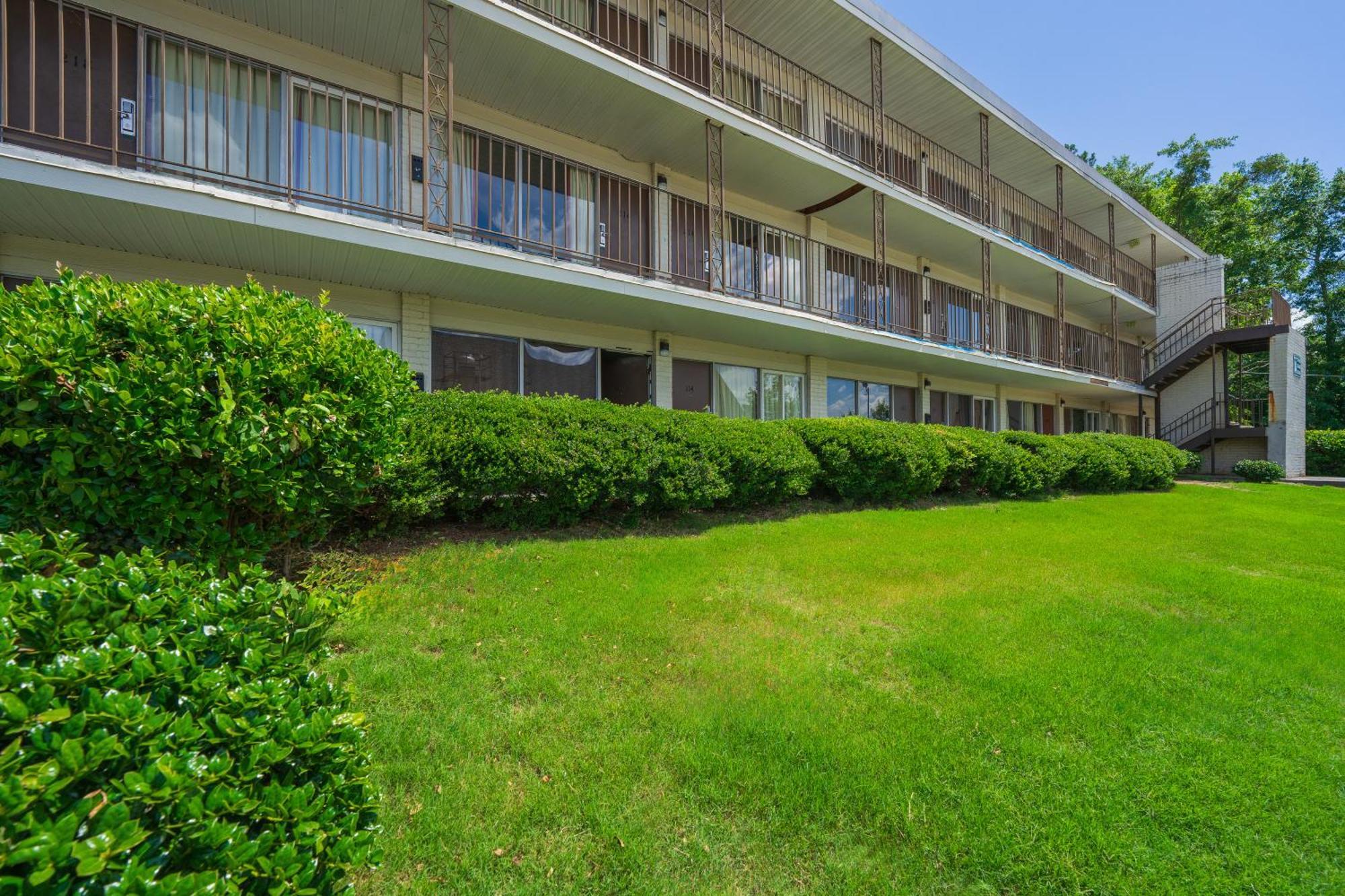 Budgetel Inn And Suites Lodge West Экстерьер фото