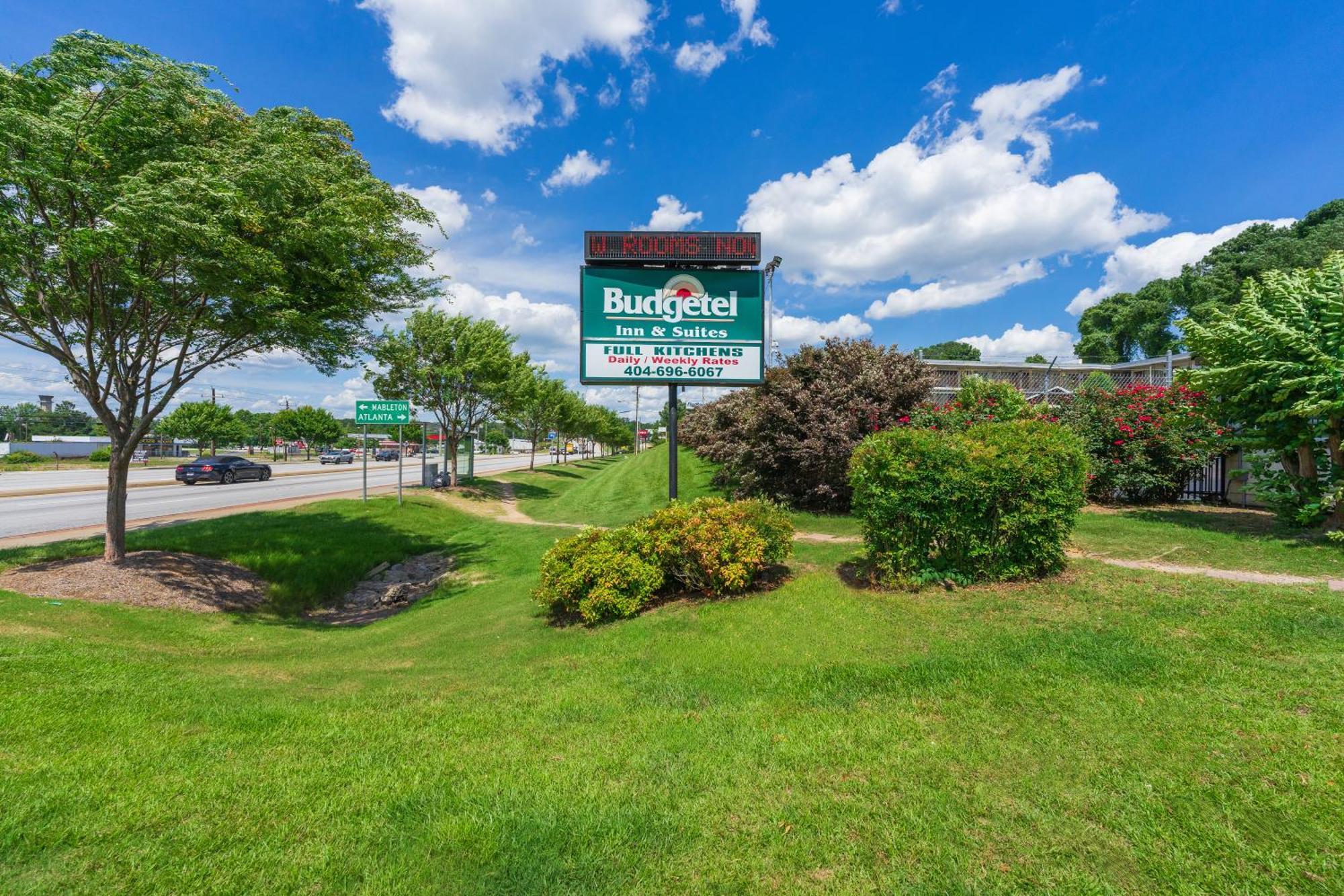 Budgetel Inn And Suites Lodge West Экстерьер фото